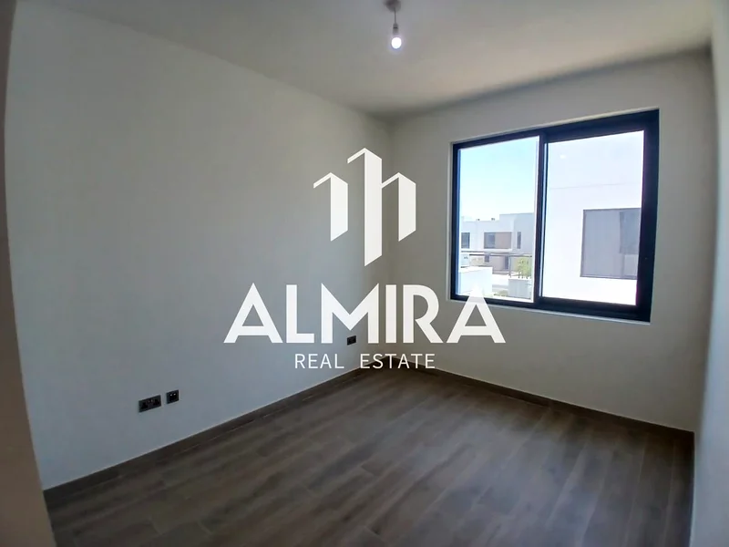 Single Row Mid | Near Park | Spacious 3BR+MR63848388358147112