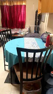 Executive Bachelor Bed Space Available No Commission Ready to move. Only 3 persons in the room.