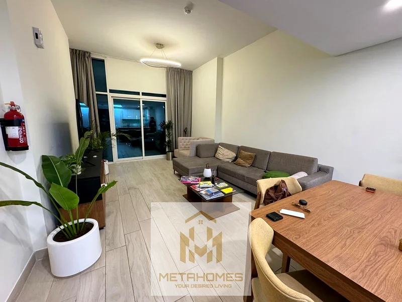 موقع متميز - تخطيط واسع - جاهز للسكن63740583337473110