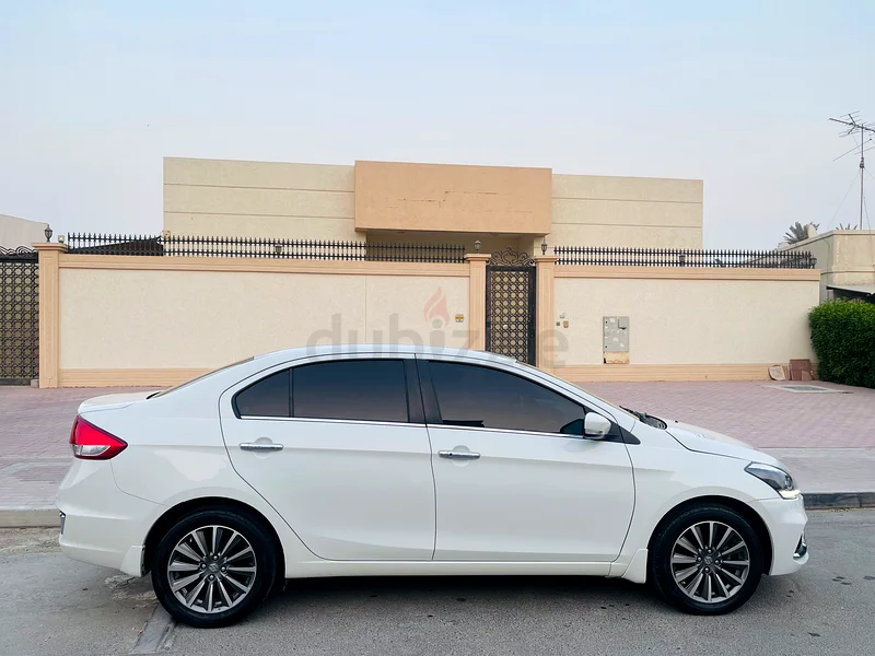 سوبارو سياز 1.5 لتر بمواصفات الخليج بحالة ممتازة63613986434817112