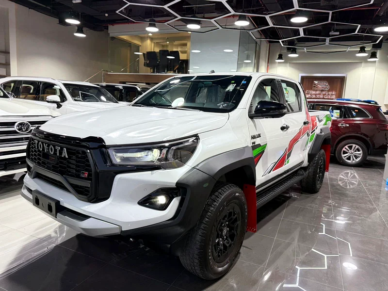 TOYOTA HILUX 4.0L GR RALLY 2025YM تويوتا هايلوكس جي ار رالي  بنزين63612449708034111
