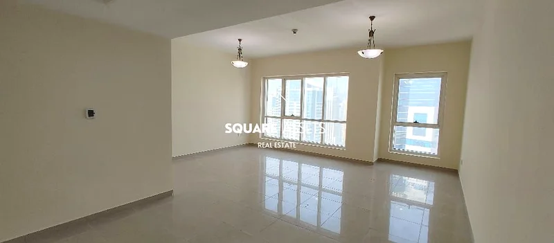شقة واسعة مكونة من غرفتي نوم للإيجار | برج ليك بوينت63804974983427110