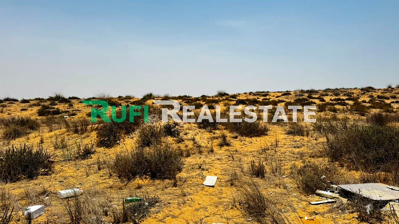 **🏭أرض صناعية بمساحة 29,064 قدم مربع على الطريق الرئيسي معروضة للبيع في منطقة الإمارات الصناعية الحديثة، أم القيوين**📍63818030468610111