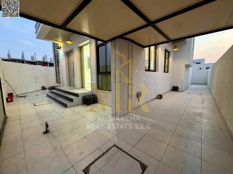A villa with a price inclusive of registration and ownership fees on the main street, ready for occupancy in the most upscale areas of Ajman. Freehold63907144229377112