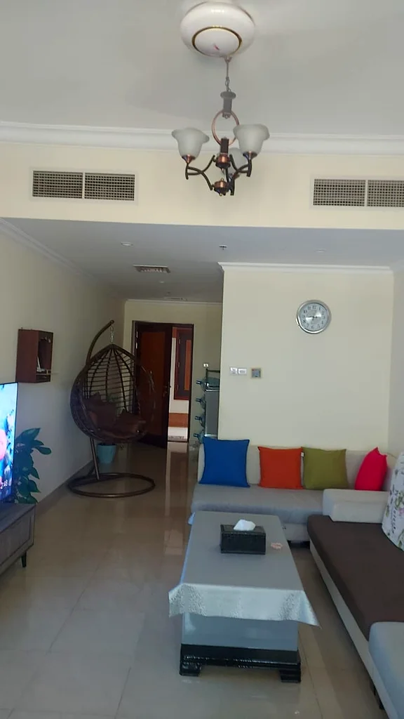 Burj Al-Kun is close to Salem Markets and close to City Center Ajman, directly on Sheikh Khalifa Street.63865879327619114
