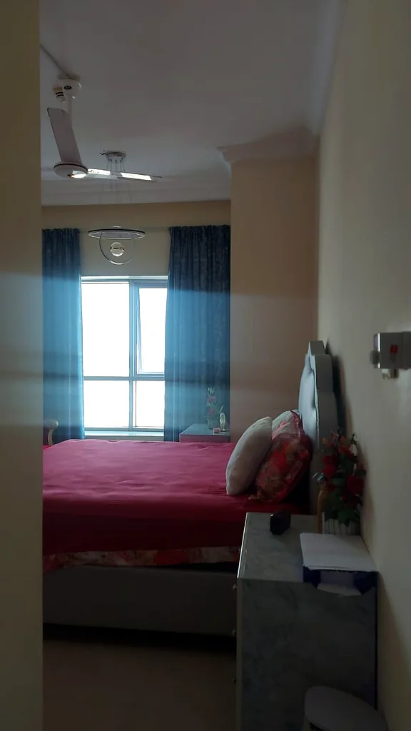 Burj Al-Kun is close to Salem Markets and close to City Center Ajman, directly on Sheikh Khalifa Street.63865879327619113