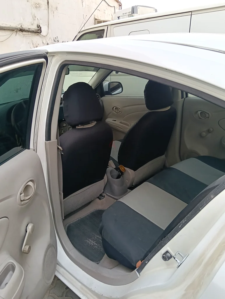 Nissan Sunny موديل 2013 عاد 381000 كم بطاريه جديدة تواير يوجد كاميرا خلفيه ضمان كير شاصيه63612795366017111