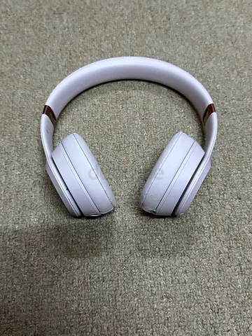 Beats Solo 4 - Wireless Bluetooth On-Ear Headphones, Apple  Android Compatible, Up to 50 Hours of B