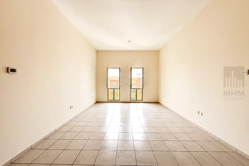 Bright 1 BHK | Walking Distance from Metro | Greenery View63807903904259112