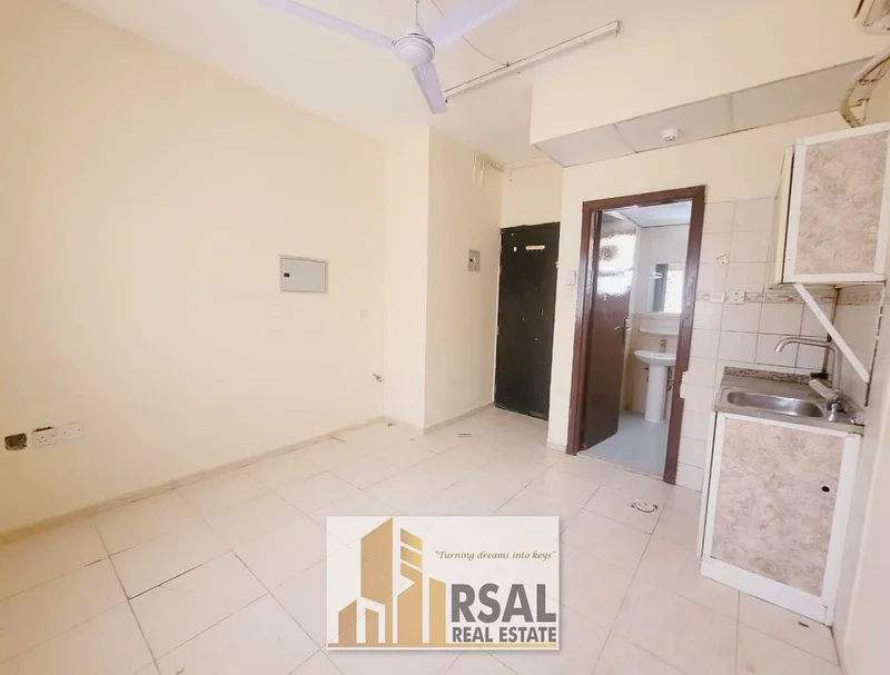 Lavish Studio/Close Kitchen/Family Building/Near Ambassador School63704766387713114