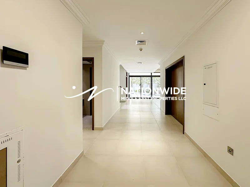 Vacant|Cozy Corner Unit|Double Row|Community View63848388317570111