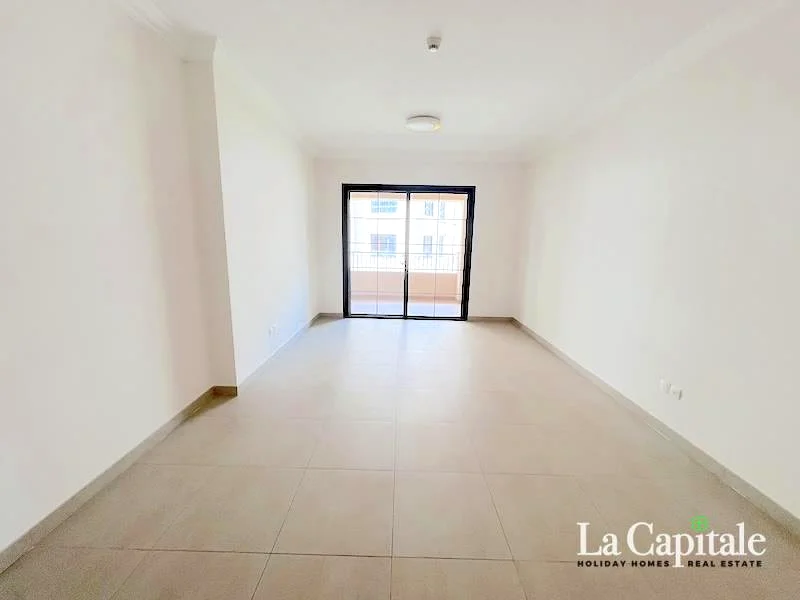 منظر البوديوم | تخطيط أكبر | جاهز للانتقال63726113636995112