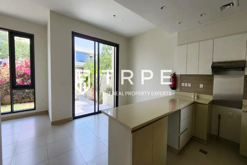 Single Row | Landscaped | Spacious 4BR Villa63754927046657112
