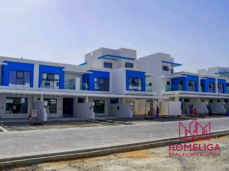 Proper corner | Single Row | Next to park63962981492739114