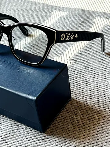Stylish Louis Vuitton Eyeglasses with Box