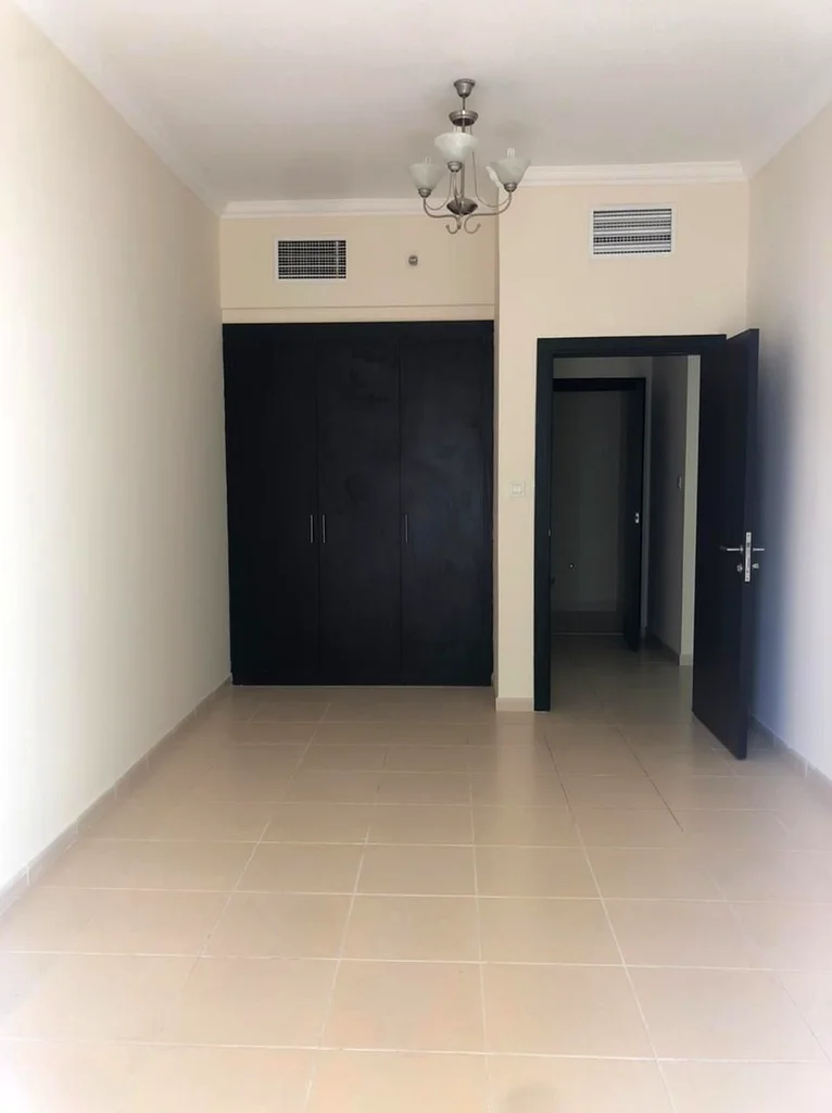 جاهز للانتقال، شقة بغرفة نوم واحدة وصالة للإيجار بسعر 50 ألف في كيوبوينت63728635701761113