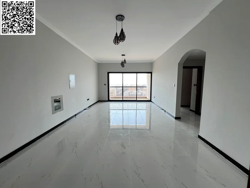 الشقة الأكثر اتساعًا وفخامة، غرفتي نوم، الطابق الأول، المويحة 3، شارع المدارس، 3 حمامات، خزائن مدمجة، تكييف مركزي63715397755265114