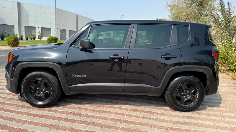 Well-maintained 2017 Jeep Renegade Sport (GCC Specs) available for urgent sale!63613463988993111