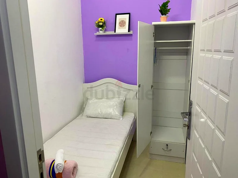 غرفة مفتوحة للسيدات الفرديات في كراما 1500 درهم شاملة بالقرب من مترو ADCB63795843810691110