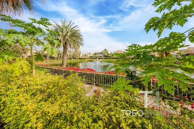 إطلالة على البحيرة | جاهز للسكن | حاتان | فاستو63916904273025111