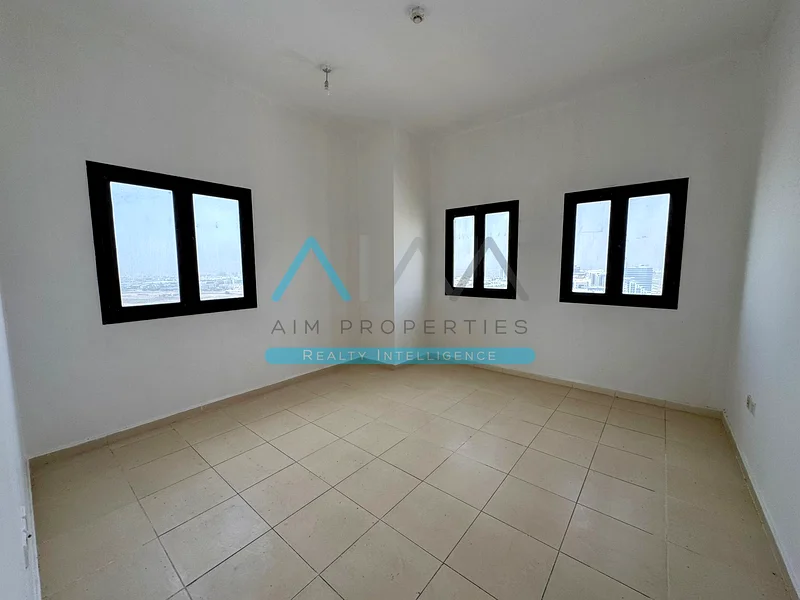 Most Reasonable Chiller Free Apt On Most Prime Location in DSO63748105416834114