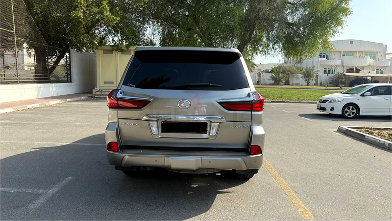 لكزس LX570 حالة ممتازة، خدمة الوكالة63612072032513111