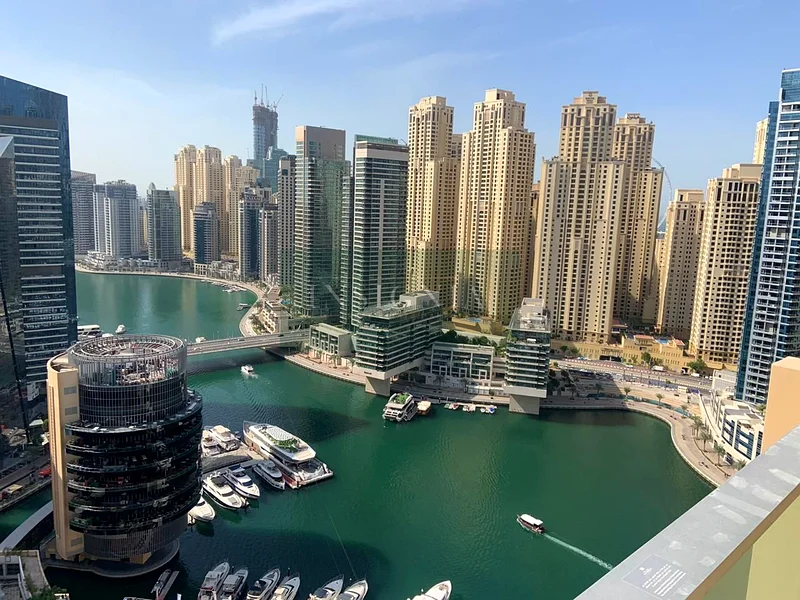 شقة بمنظر كامل على المارينا، طابق علوي، مؤثثة، المستأجر يغادر قريبًا63773828145922110