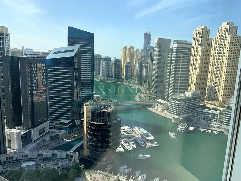 شقة بمنظر كامل على المارينا، طابق علوي، مؤثثة، المستأجر يغادر قريبًا63773828145922111