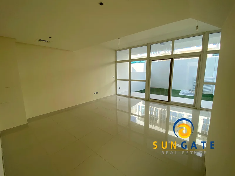 وحدة مؤجرة • ظهرًا لظهر • مطبخ مغلق64003482107265110