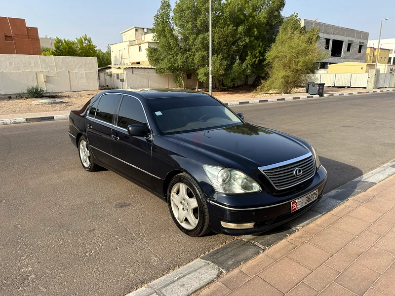 Lexus LS430 Model 2004 1/2 Ultra for sale Vety Clean and well Maintained63612073299331111