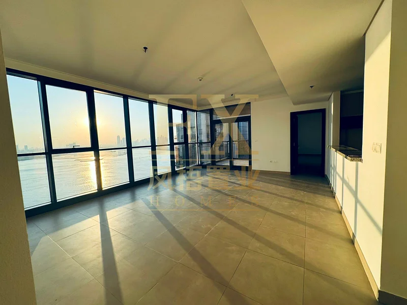 منظر بحري كامل | منظر برج خليفة | طابق عالي | موقع رائع63759932431875111