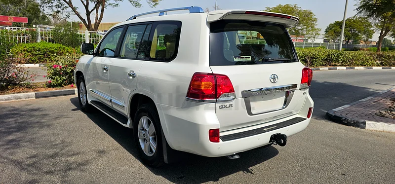TOYOTA LAND CRUISER GXR V8 FULL 0PTION MODEL 2015 G.C.C ACCIDENT FREE ORIGINAL PAINT63613131580163113