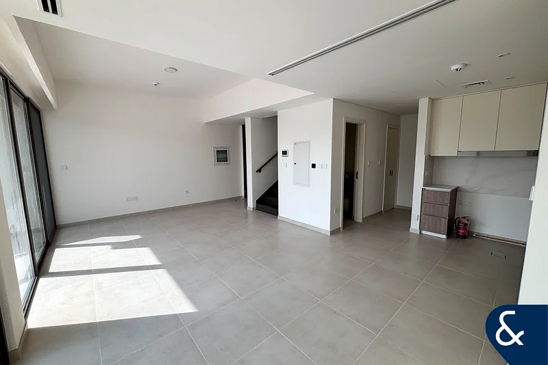 3 Plus Maids | Palma |Park Facing |Single row63947787271810112