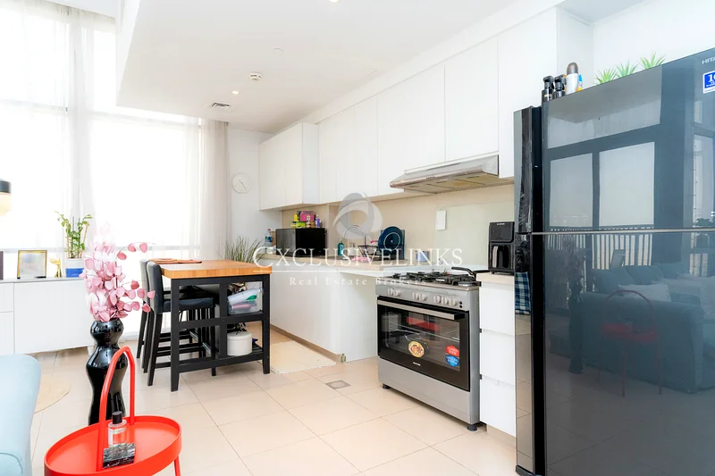 Large Unit | Unique 2 BR  For Sale | Vacant63950871957763114