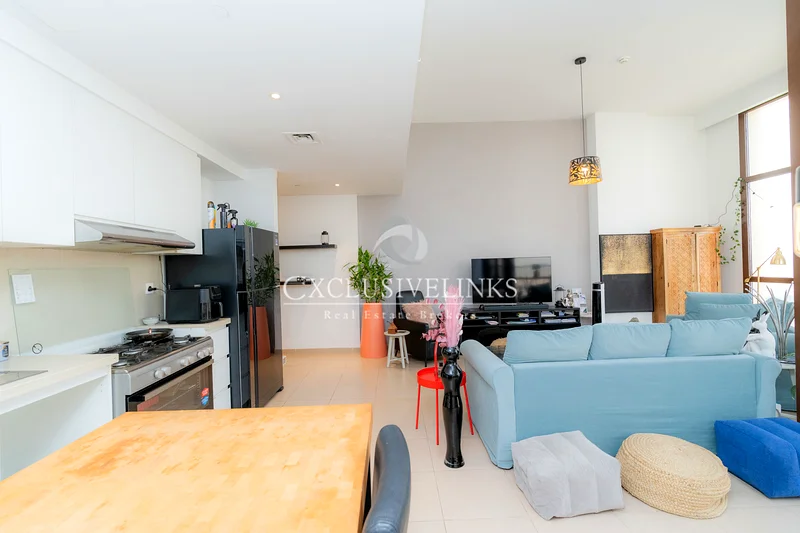 Large Unit | Unique 2 BR  For Sale | Vacant63950871957763112