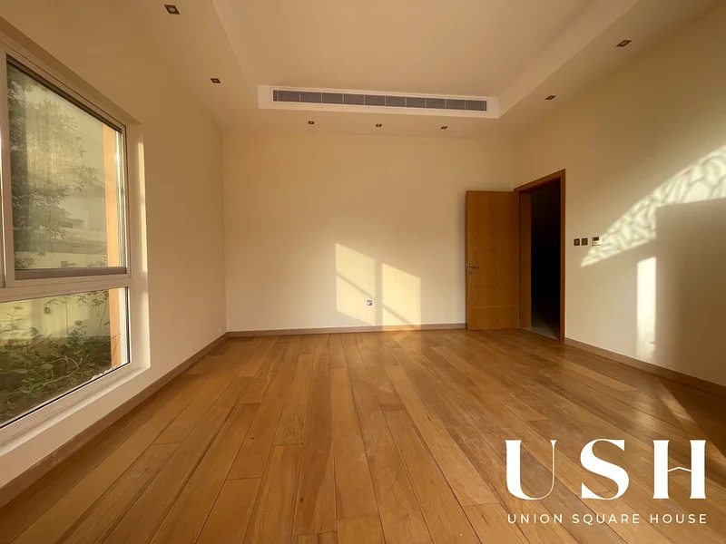 بائع متحمس | فيلا فاخرة فارغة مبنية حسب الطلب | صف واحد63917017243651113
