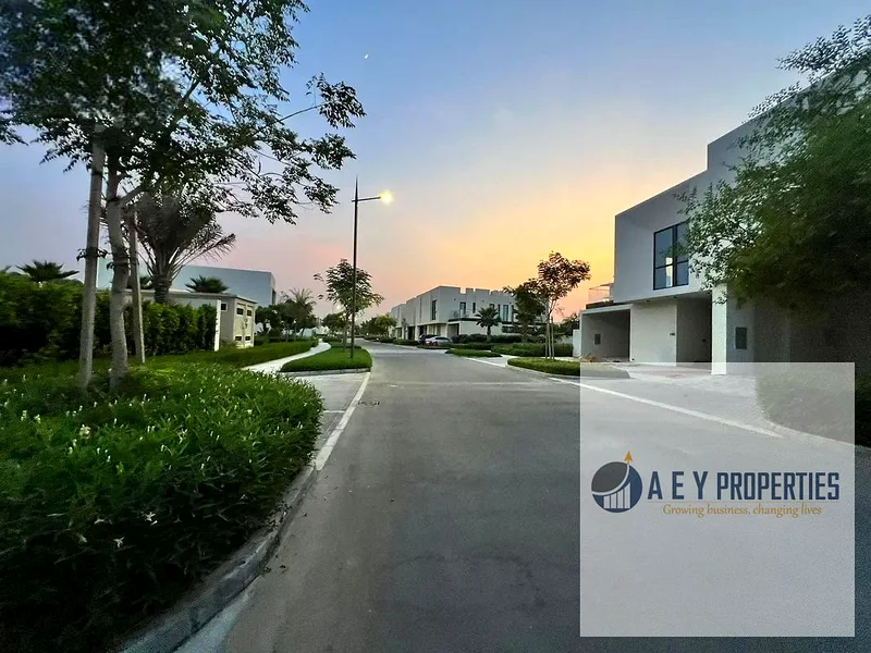 Corner Luxurious villa | Swimming | Side/Back Garden| Pool Fully equipped kitchen | Brand New63879744751490111