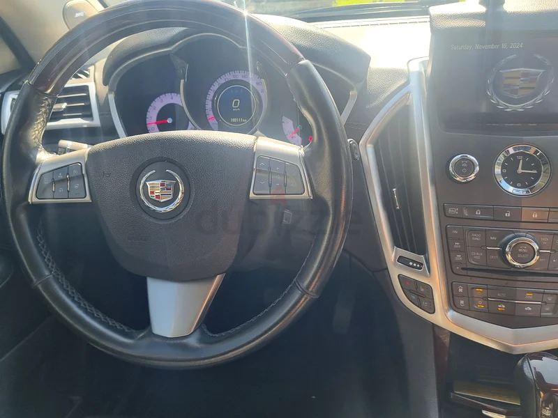 Urgent Sell: GCC CADILLAC SRX 2012 V6 3.6L AWD 5 SEATER TOP OF RANGE63620190251266113
