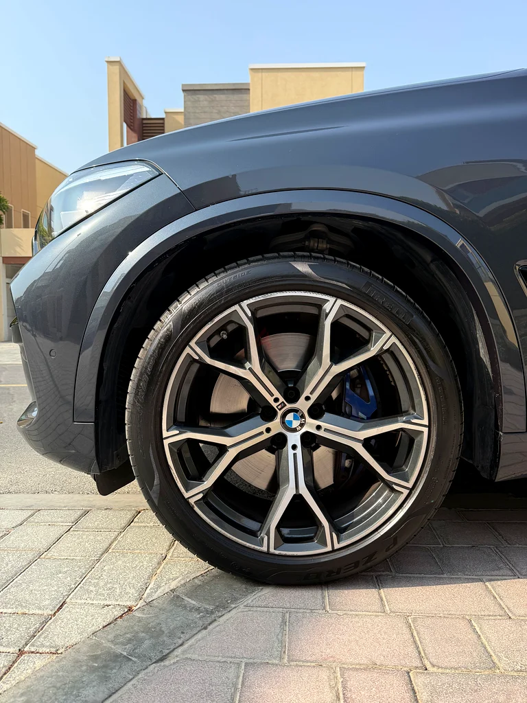 BMW X5 in great condition with valid warranty and service63612446158082112
