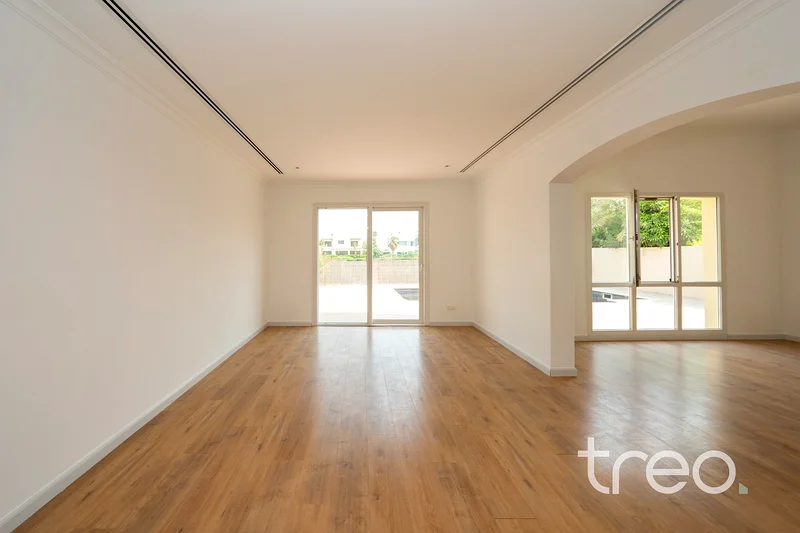 Lake View | Private Pool | Vacant Now63916904282370113