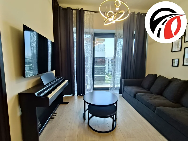 شقة فاخرة مفروشة بالكامل بغرفة نوم واحدة مع إطلالة على المسبح والبلاوارد63802986806659110