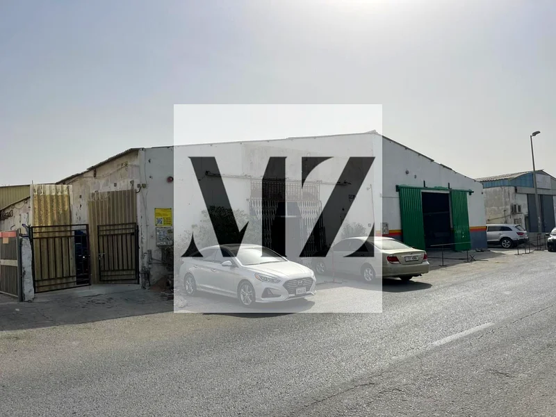 For sale in the industrial area, 4 square meters, divided into two parts, with a total area of ​​20 thousand square feet63818838402177111