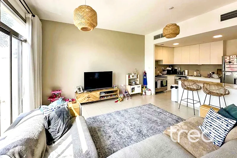 Single Row | Prime Location | Notice Served63950459761537113