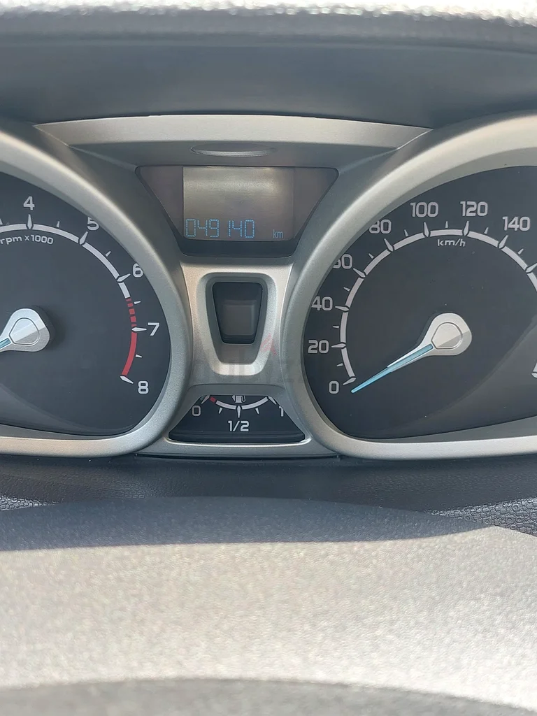 MEGA سيارة فورد إيكونسبورت تيتانيوم بأميال قليلة جدًا63612081585666111