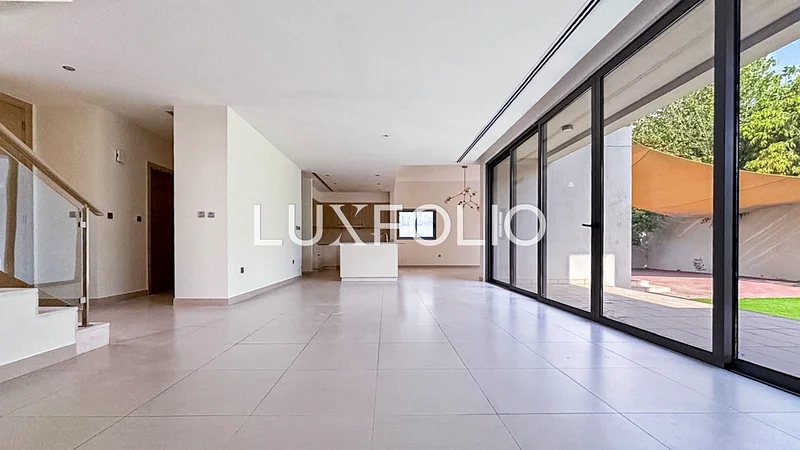Huge Plot | Near Amenities | Vacant63754730279938111