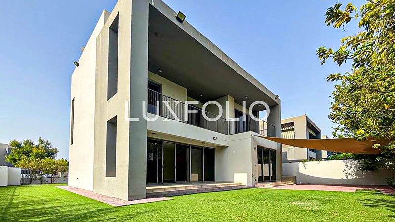 Huge Plot | Near Amenities | Vacant63754730279938110