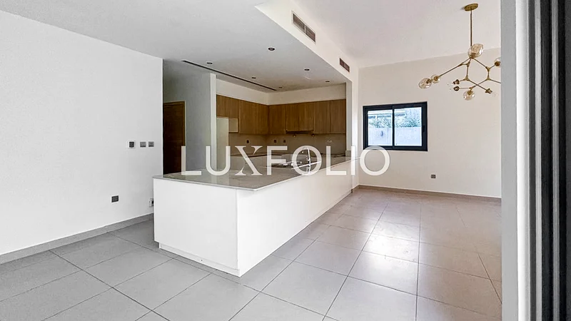 Huge Plot | Near Amenities | Vacant63754730279938114