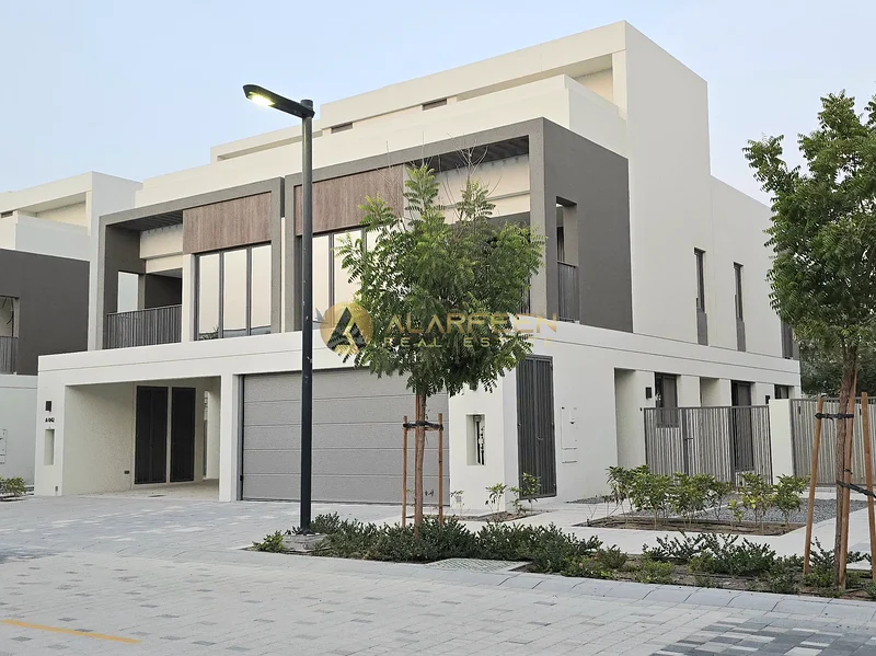 Community View | Prime Location | Spacious Villa63806547653379110