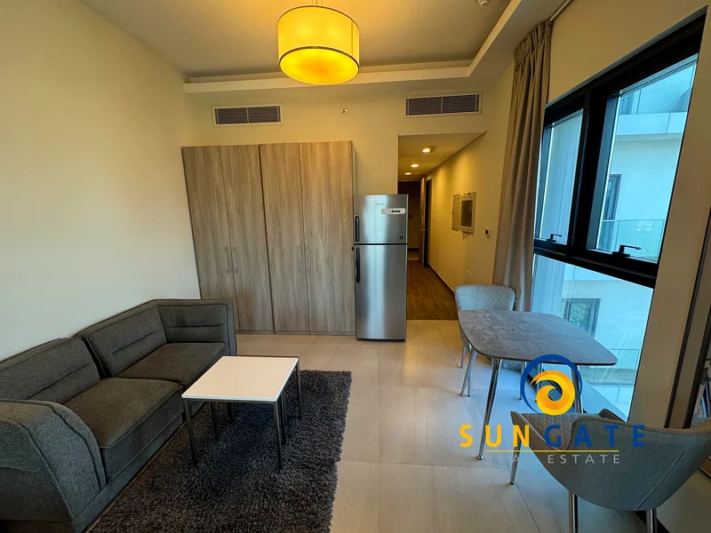 شقة تطل على الحديقة، مفروشة، في طابق علوي، شاغرة63790674575491111
