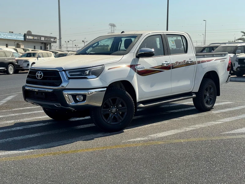 Hilux patrol automatic 2.7 Omani specs full option63612056965633112